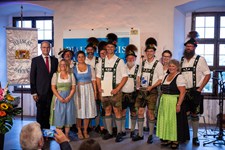 Finanz- und Heimatminister Albert Füracker verleiht „Dialektpreis Bayern“