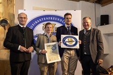 Finanz- und Heimatminister Albert Füracker verleiht Auszeichnung „Musikantenfreundliches Wirtshaus“